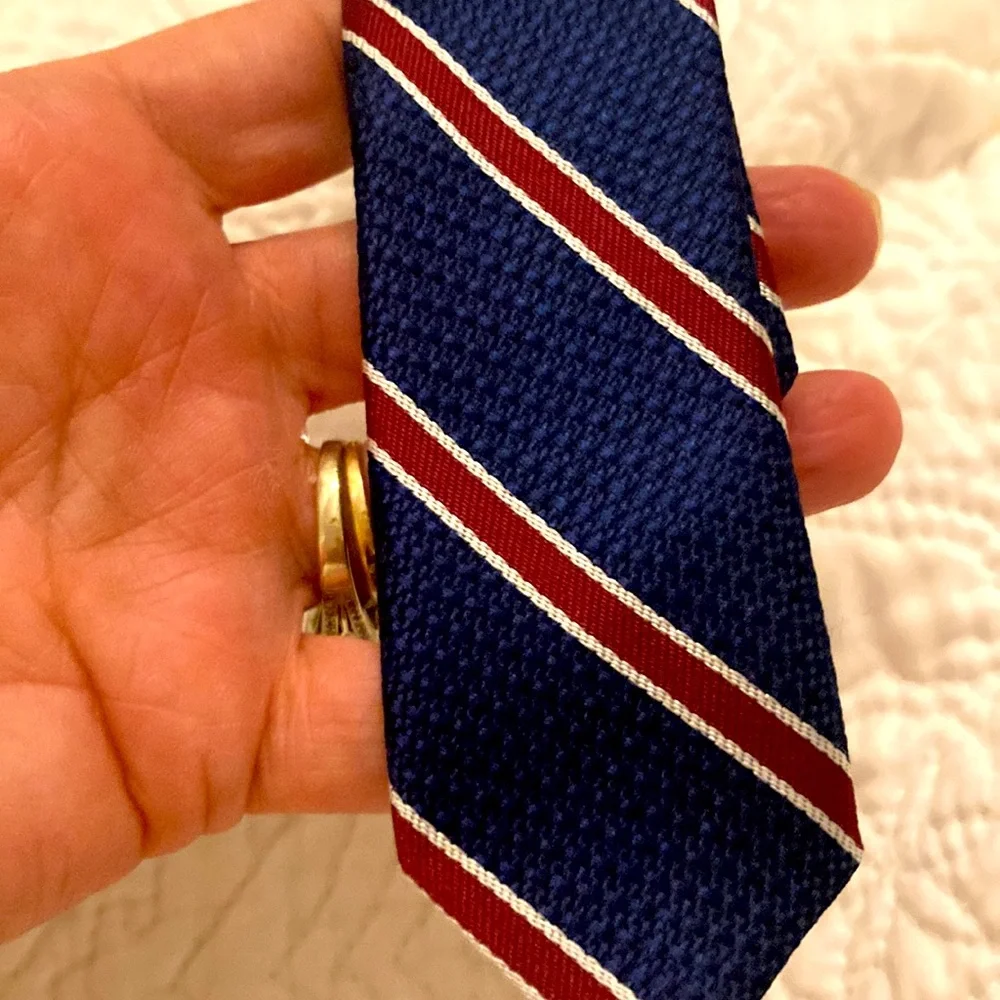 Clip on tie for boys size youth Medium Large